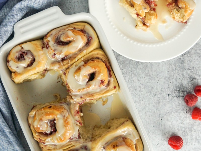 Vegan Raspberry Cinnamon&nbsp;Rolls
